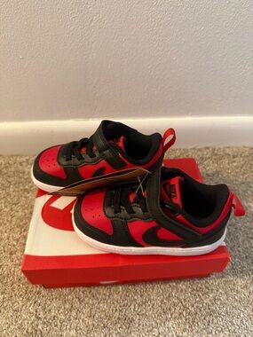 Nike Kids Black and Red Low-Top Velcro Sneakers